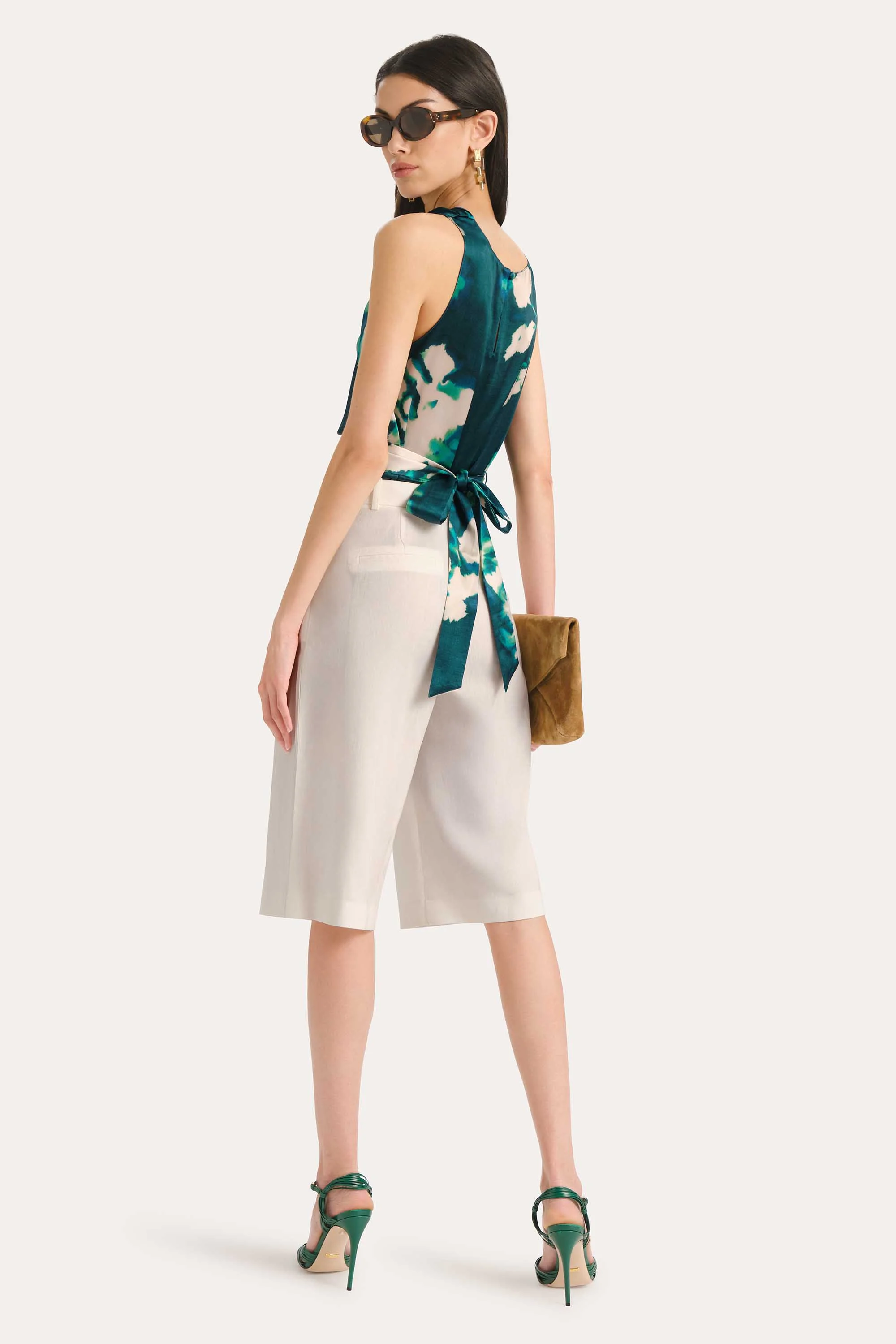 Tina Linen Bermuda Shorts - Image 3