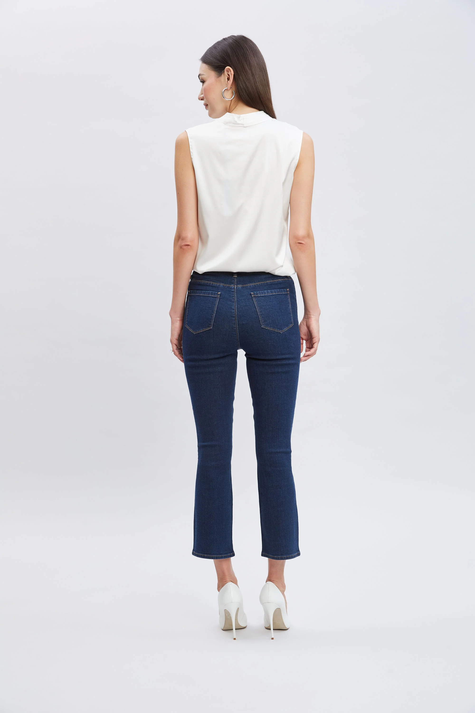 Micro Flare Cropped Jeans - Image 7