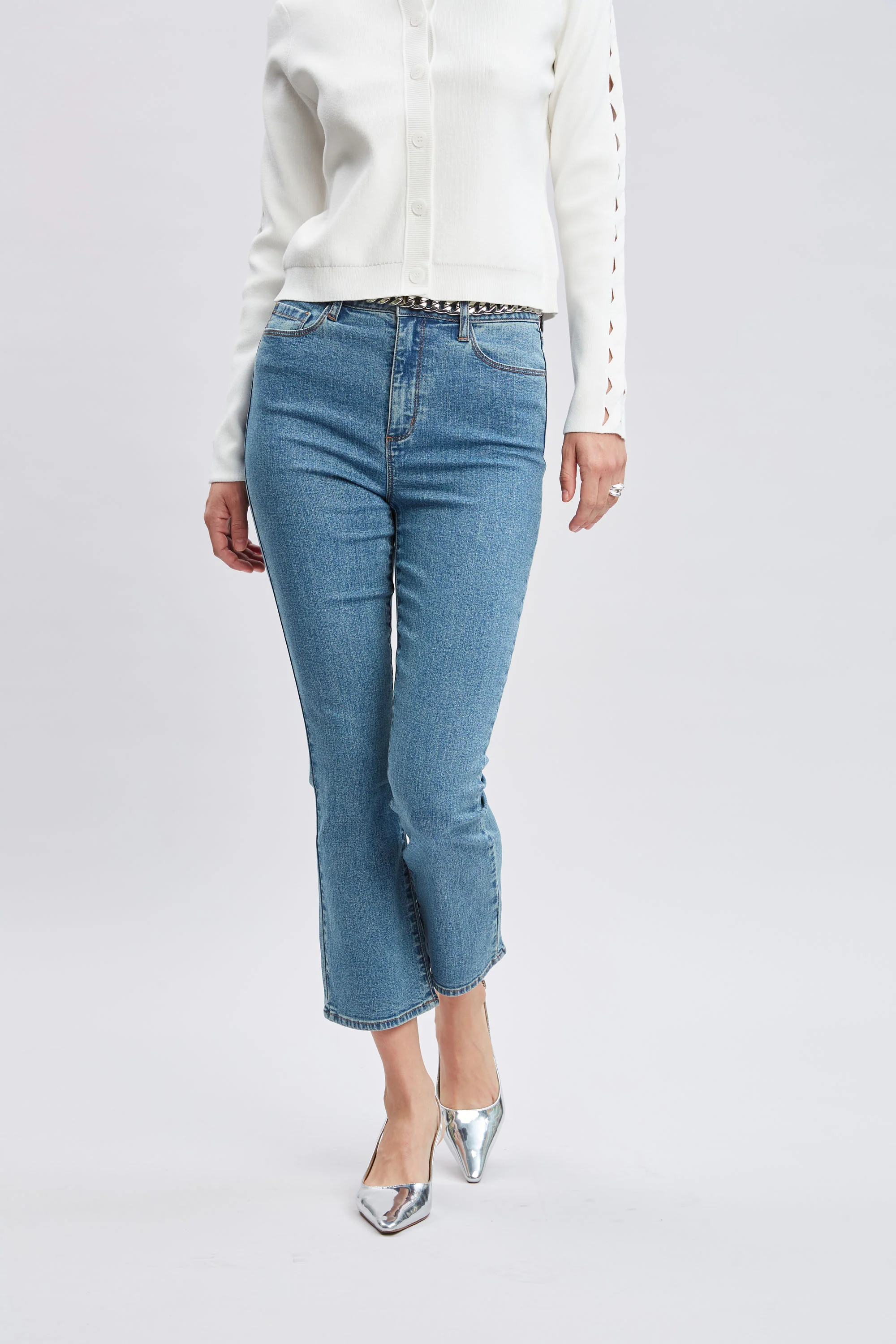 Micro Flare Cropped Jeans - Image 5