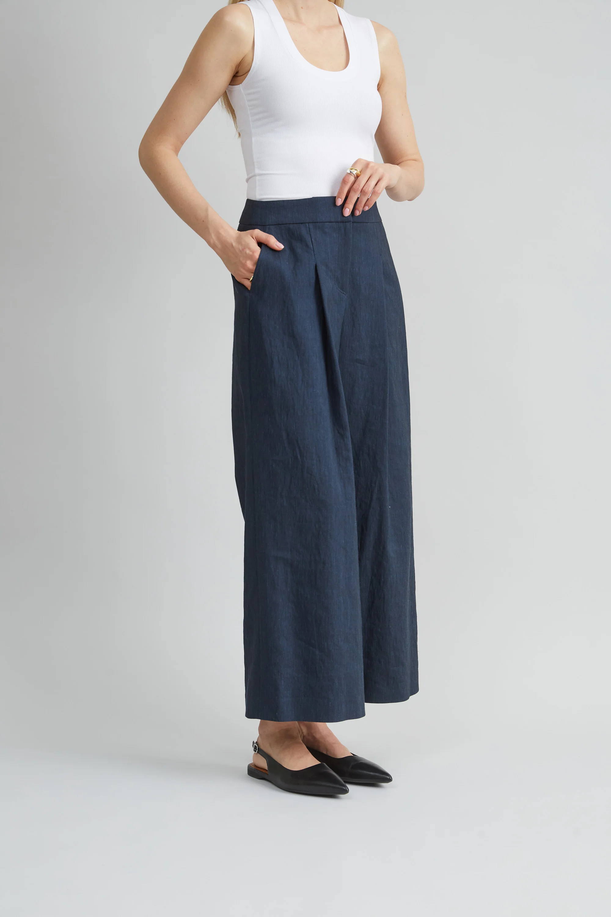 Pleated Linen Pant - Image 3