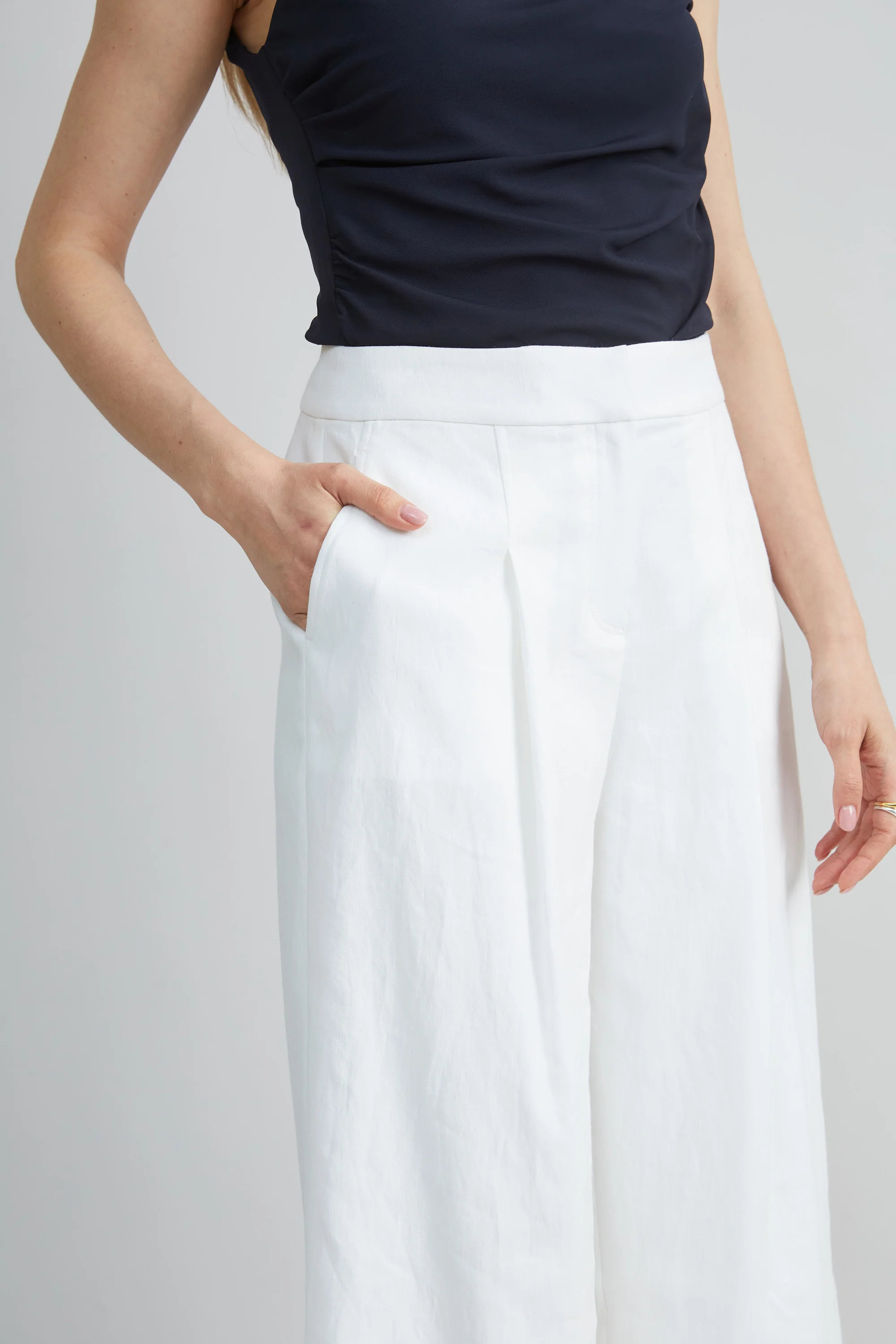 Pleated Linen Pant - Image 3