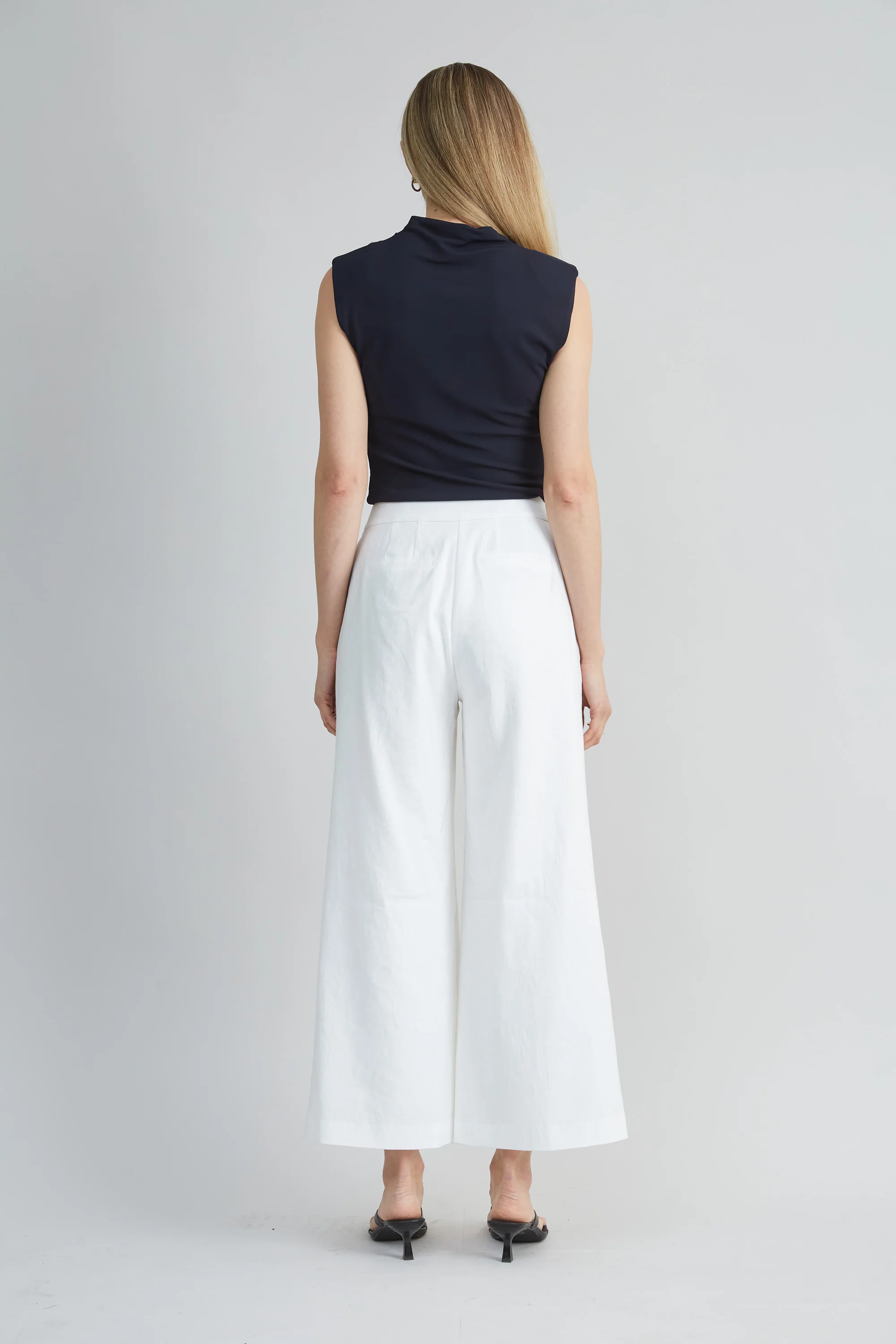 Pleated Linen Pant - Image 4