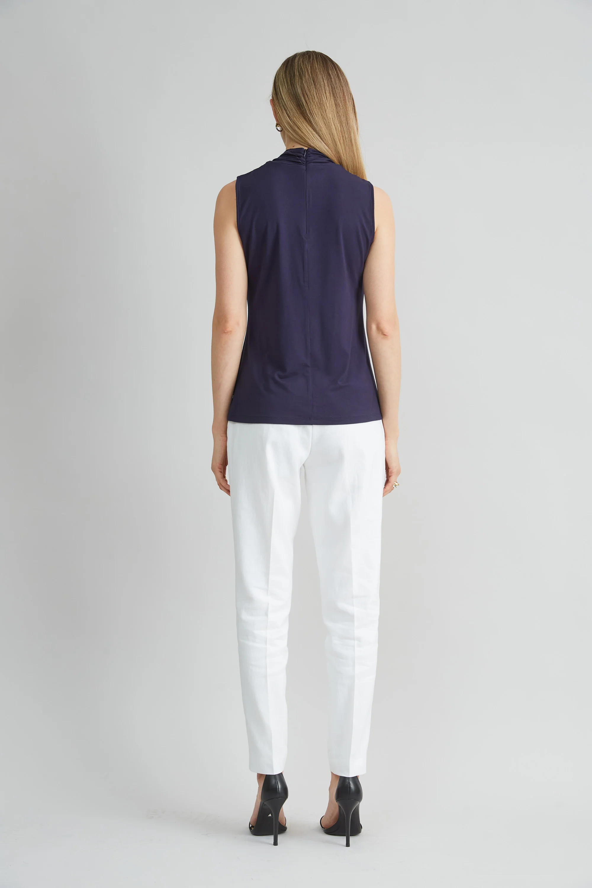 Sleeveless Twist Neck Knit - Image 4